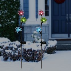 Alpine Corporation Holiday Décor Acrylic 3-Tier Snowflake Stakes with Solar Powered LED Lights, 2-Pack
