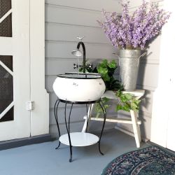 Alpine Corporation 32" Tall Outdoor Antique Metal Sink Water Fountain and Stand, White